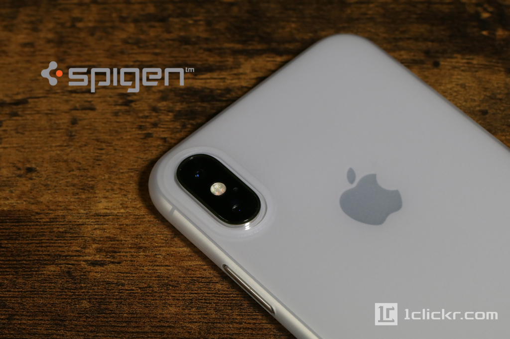 【iPhone Xケース】薄さ0.4mm 重さ5gの超軽量薄型ケース「SpigenエアースキンiPhone X」レビュー