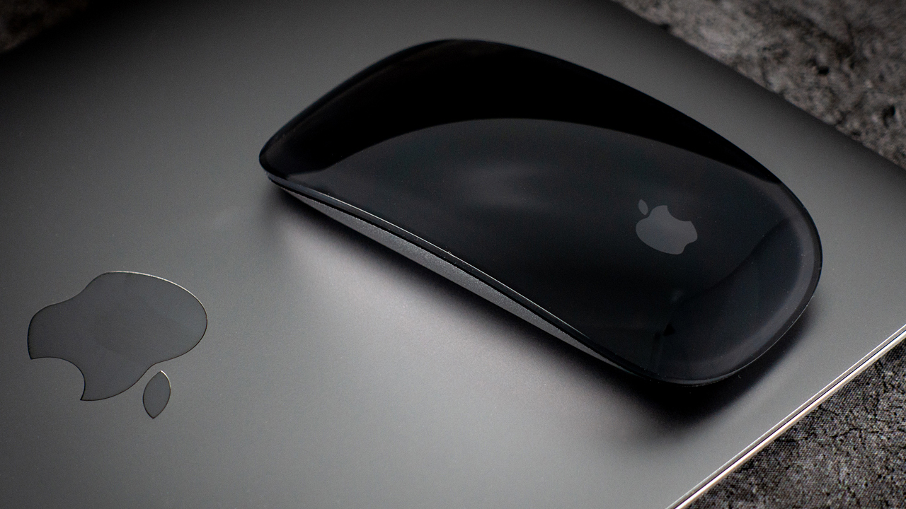 Magic Mouse2 スペースグレイ｜世界一MacBookに似合う漆黒のマジックマウス【レビュー】